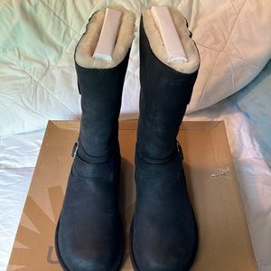 UGG Kensington Leather snow boot. Black size 11